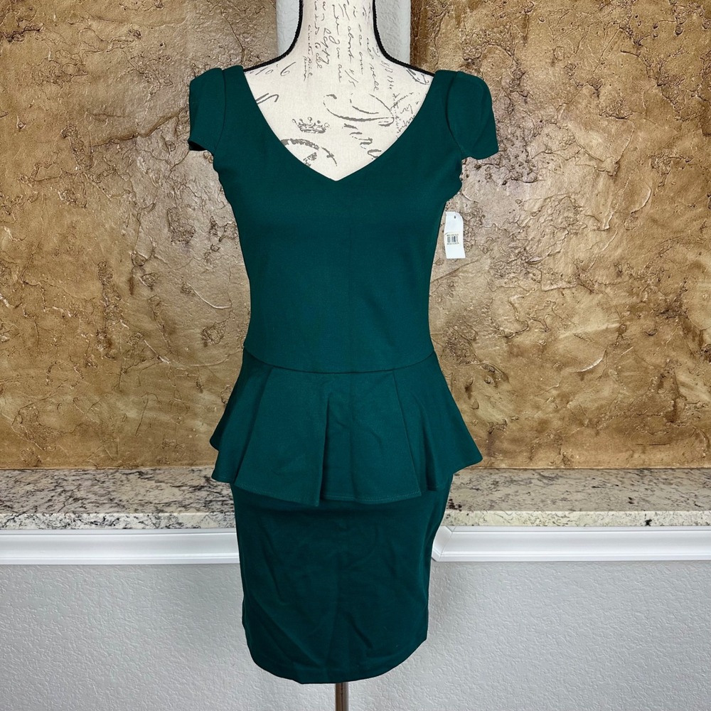 NWT Amanda Uprichard Pine Green Peplum Dress V Neck Short‎ Sleeve Party Medium
